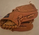 Youth Baseball Glove Pro Pee Wee PW-888 Leather Ez Catch Pocket. Fixed Price $7.81.