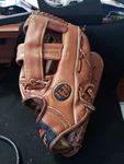 Louisville Slugger LSG28 Baseball Glove Fred Lynn. Fixed Price $32.95.