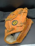 Wilson A1670- Elite Series Baseball Glove- Leather Basket Web- Rht- Adult 14". Fixed Price $27.87.