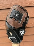 Wilson A350 12" Rht Baseball Glove Right Hand Throw Brown Black A0350TR12. Fixed Price $28.75.