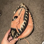 Louisville Slugger Tpx Omaha Select Series: Oslcm Catcher's Mitt Youth Steerhide. Fixed Price $36.00.
