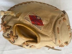 Winfield FW3000 Diamond Pro Catchers Cowhide Baseball Glove Right Hand Thrower. Fixed Price $30.00.