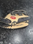 Rawlings XKP33 13 Rh Thrower Glove- American Pro Series- Oil Treated Leather. Fixed Price $18.00.