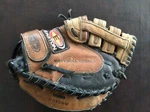 Easton Catchers Mitt Tanned Leather Rh Throw NAT20W Softball Baseball Glove. Fixed Price $34.99.