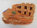 Vintage Mizuno Baseball Glove Lite-flex MT-2050 Rht 12". Fixed Price $35.99.