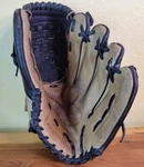 Louisville Slugger FP1202P Full Grain Leather Glove Inches Rht. Fixed Price $18.99.