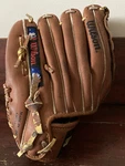 Wilson Youth A2134 Advisory Staff 11" Baseball Glove For Rh Thrower AS6. Fixed Price $9.95.
