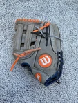 Wilson A450 11" Baseball Glove Mitt Rht Right Hand Throw Youth. Fixed Price $18.00.