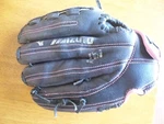 Mizuno, GPP-1106, Youth Baseball/softball Glove, 11" Pink/black, Pre-owned. Fixed Price $13.00.