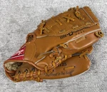 Vintage Rawlings RBG135 Ricky Henderson Model Baseball Glove 11.5" Rht. Fixed Price $34.99.