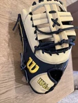 Jose Abreu Wilson A2K JA79GM 12.5" Baseball First Mitt Left Throw Nwt. Fixed Price $319.99.