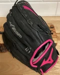 Mizuno Finch Leather Gpp 1005F1 Youth Softball Baseball Glove 10" Rht Black Pink. Fixed Price $21.95.