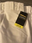 Wilson Youth Boys Medium White Sports Baseball Pull Pant. Fixed Price $11.00.