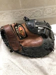 Easton NAT21W 33 Women Broken In Fastpitch Softball Catchers Mitt Right Throw. Fixed Price $110.00.