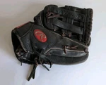 Rawlings Gamer Series: G315-6B Right Hand Thrower 11 3/4 Pattern Black. Fixed Price $21.70.
