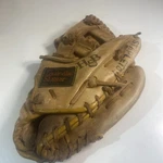 Louisville Slugger Glove Ez-trap LSG24 Tri-action Used. Fixed Price $22.00.
