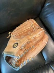 Wilson A7000 Baseball Glove AO700 125 12.5 Nylon Stitched Ecco Leather Rht Mitt. Fixed Price $15.00.