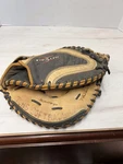 Easton SS2FP Catchers Mitt W/ Kevlar Great Condition. Fixed Price $49.99.