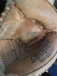 Vintage Cooper Catchers Mitt Glove 222 Black Diamond Series Right Hand Throw Rht. Fixed Price $19.99.