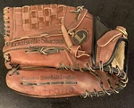 Louisville Slugger Glove Mitt L1275S 12.75 Lht Left Hand Thrower. Fixed Price $24.99.