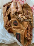 Spalding STS9 Rht 11.5 Little League Glove. Fixed Price $9.99.