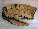 Mizuno MFR1402 Professional Model 14" Franchise Tartan Web Baseball Glove Right. Fixed Price $22.99.