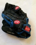Rawlings Baseball Glove Josh Donaldson Autograph Black &blue PM125BRJD 12.5 Inch. Fixed Price $23.20.