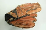 Louisville Slugger GTPS-1300 Glove 13" Tournament Players Series Rht. Fixed Price $21.95.
