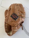 Louisville Slugger Fielder's Choice Leather Baseball Lht Glove P5548 -HBG55. Fixed Price $17.99.