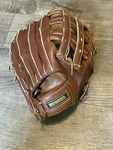 Regent The Invincible 12 Handcrafted Top Grain Cowhide Glove Rht Brown 03998. Fixed Price $30.79.