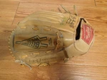 Vintage Rawlings GJ29 Billy Williams Bellows Web Lht Soft Ball Glove Deep Well. Fixed Price $18.00.