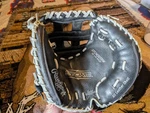 Rawlings STCM325BW 32.5 Softball Catcher Mitt Black Rth - New Nwt. Fixed Price $133.00.