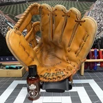 Vintage Mizuno MM5050 Professional Model Super Flex Palm Rh Throw Arc. Fixed Price $159.00.