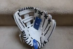 Mizuno Hand Crafted Nwt Pro Select Rht 11.75" Softball Glove Model GPSF-50RD. Fixed Price $230.00.