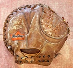 Vintage Macgregor CM3P Yankees Thurman Munson Autograph Catchers Mitt Rht. Fixed Price $25.00.
