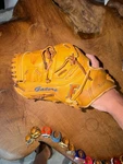 Easton Limited Edition Mako Glove 12" Lht. Fixed Price $89.99.