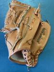 Vintage Wilson Baseball Glove A2271 Bobby Bonds Autograph Model Small. Fixed Price $10.00.
