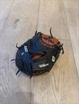 Wilson A500 Padded Leather Baseball Catchers Mitt For Right Throw Youth Size 32. Fixed Price $53.00.