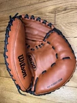Wilson Catchers Mitt A500 32" A05RB19CM Rht Right Hand Throw. Nwot. Fixed Price $74.99.