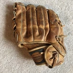 Louisville Slugger Lht LSG22 Fielders Choice 12" Baseball Glove Mitt. Fixed Price $7.99.