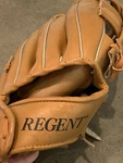 Regent Darren Daulton T-ball Mitt Youth Glove 03115. Fixed Price $10.00.