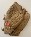 Rawlings RBG39 Fastback Basket Web Baseball Glove Hinged Pad Rickey Henderson. Fixed Price $24.99.