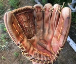 Wilson 2500 Dual Hinge Cowhide A9724 Leather Baseball Glove Rht 13. Fixed Price $48.99.
