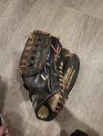 Louisville Slugger The Softballer 13.5" Glove Right Hand Throw KHBG9. Fixed Price $19.99.