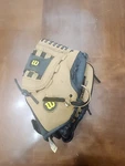 Wilson A300 11.5" Rht Leather Baseball Glove Model A2457 Excellent Condition. Fixed Price $20.00.