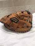 Mizuno MPM-C002 Unisex Fully Broken In 34 Softball Catchers Mitt Right Throw. Fixed Price $110.00.