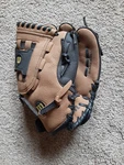 Wilson A300 11.5" Rht Leather Baseball Glove Model A2457 Excellent Condition. Fixed Price $11.95.
