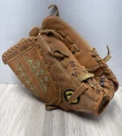 Wilson A2489 12 1/2 Advisory Staff Leather Right Hand Throw Baseball Glove Read. Fixed Price $10.00.