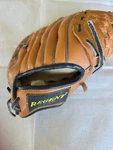 Regent Junior Pro Series Rht 11 Youth Baseball Glove 07330. Fixed Price $9.90.