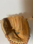 Cooper 80-3072-8 Genuine Leather Right Hand Thrower Glove 7650. Fixed Price $18.10.